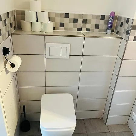 68 Aparthotel *