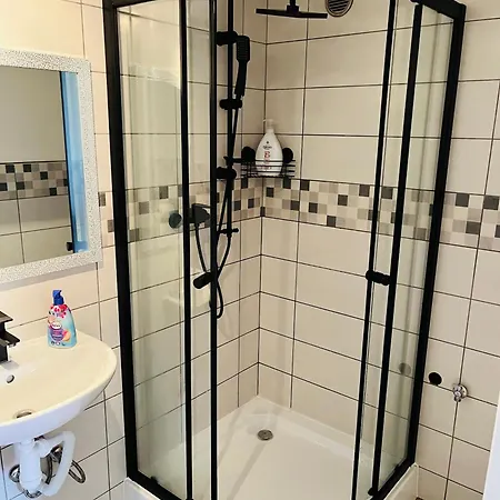 68 Aparthotel *