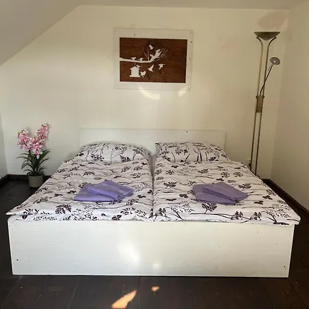 68 Aparthotel *
